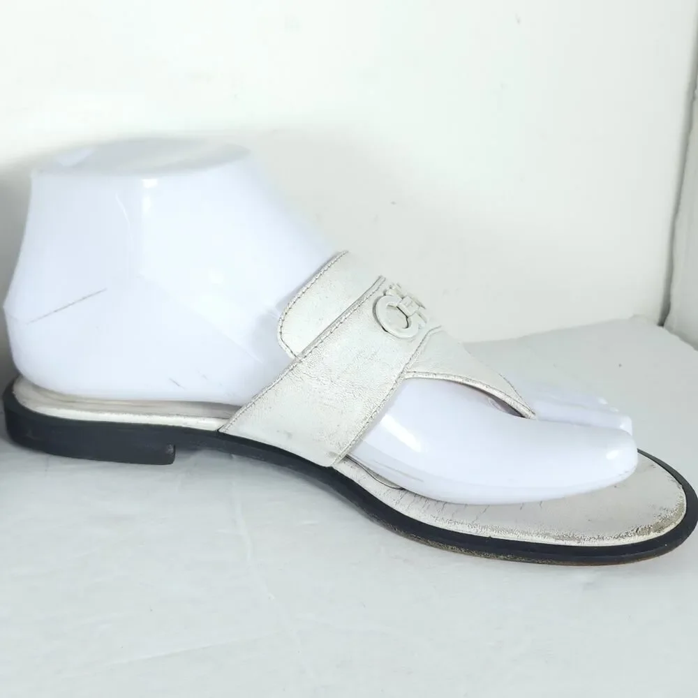 Salvatore Ferragamo Women's US 6,5C White Leather Thong Slip On Flat Sandals